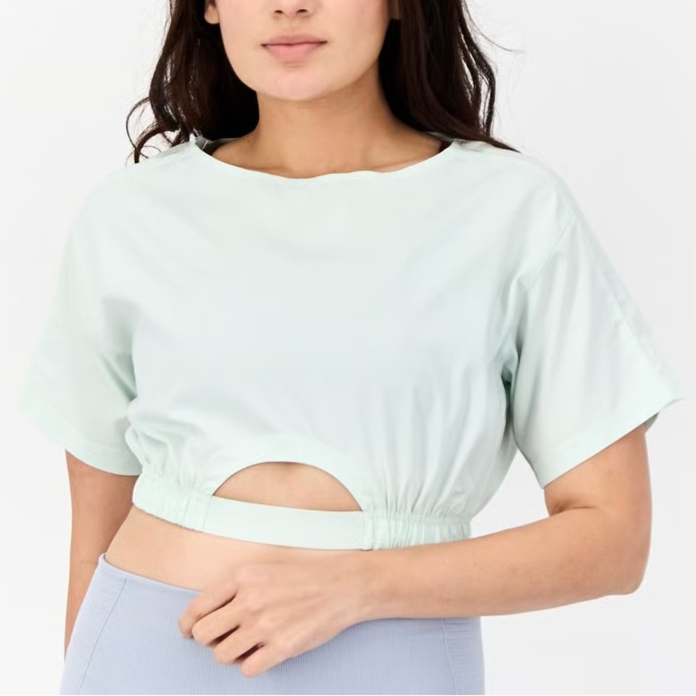 Reebok NWT Women’s Tailoring Crop Top